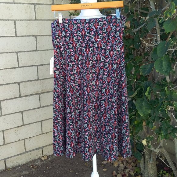 NEW LuLaRoe Azure Knit Printed Skirt Large - Picture 2 of 3
